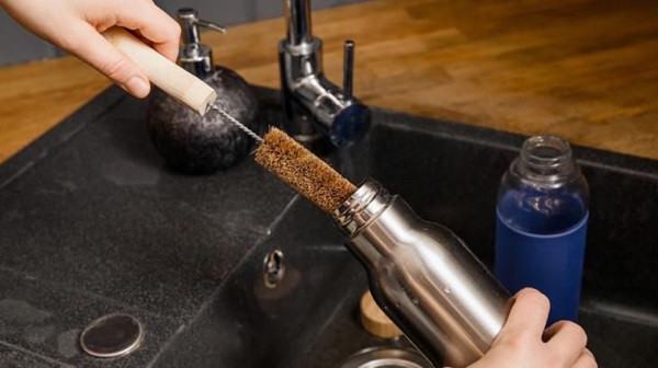 paso por paso de c�mo lavar tu botella reusable